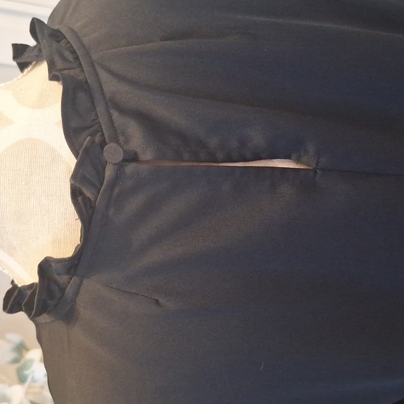 [M] Ruffle blouse - Picture 5 of 10